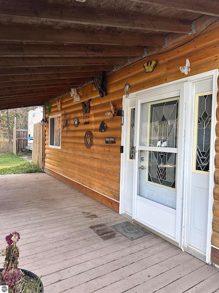 5935 Greenleaf Ln, Grawn, MI 49637