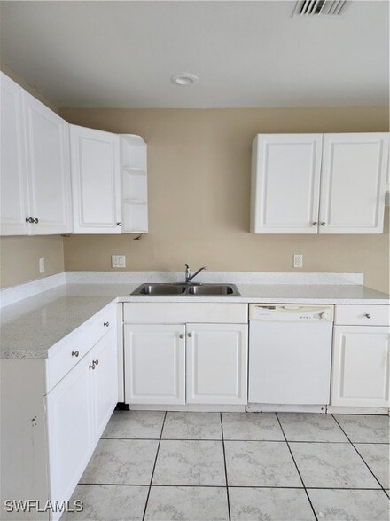 4646 28th St SW, Lehigh Acres, FL 33973