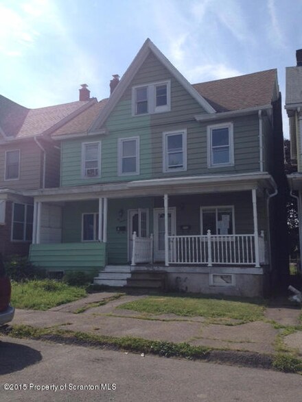 212 Samuels Ave, Hazleton, PA 18201