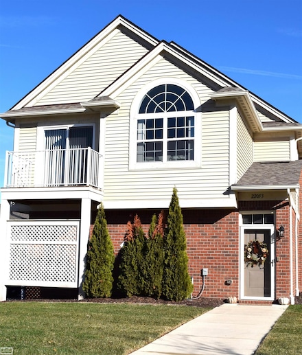 22053 Aberdeen Dr, Macomb, MI 48042