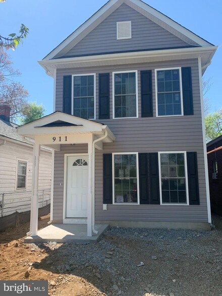 911 Myrick St, Fredericksburg, VA 22401