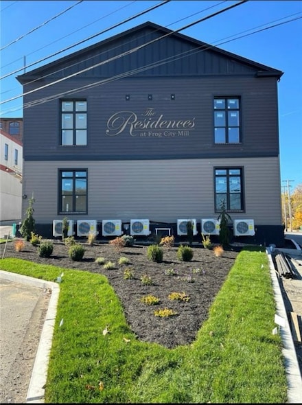 64 Mill St, Johnston, RI 02919