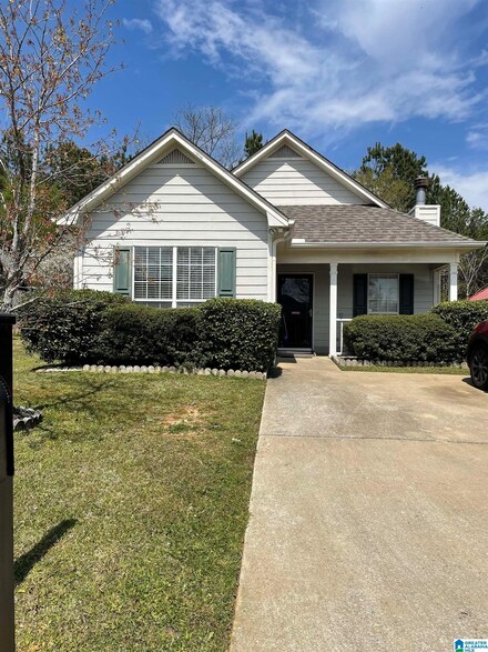 132 Carrington Ln, Calera, AL 35040