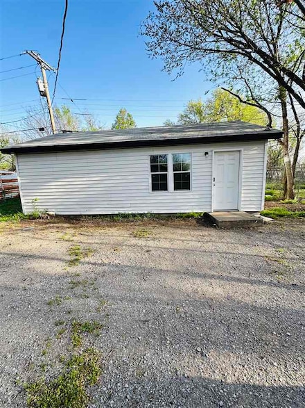 1711 NW Kingsbury A B C, Lawton, OK 73507