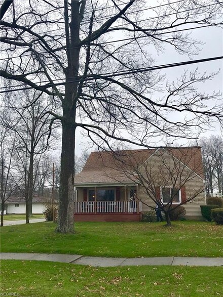 1816 Westwood Dr NW, Warren, OH 44485