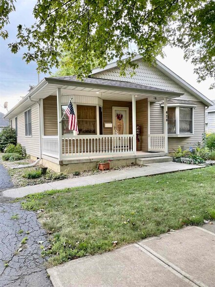 428 S Main St, Churubusco, IN 46723