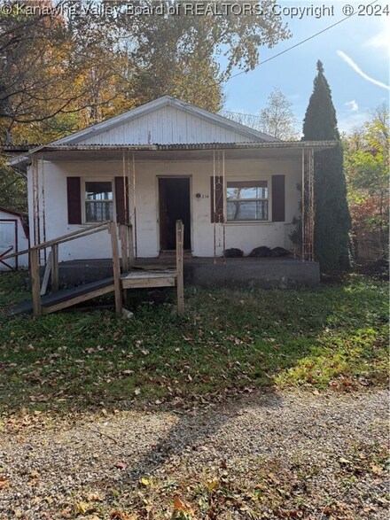 238 5th St, Mason, WV 45771