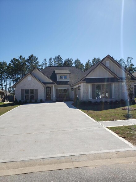 124 Buxtons Way, Freeport, FL 32439