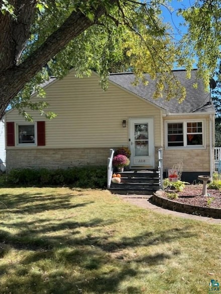 2218 W 22nd St, Duluth, MN 55811