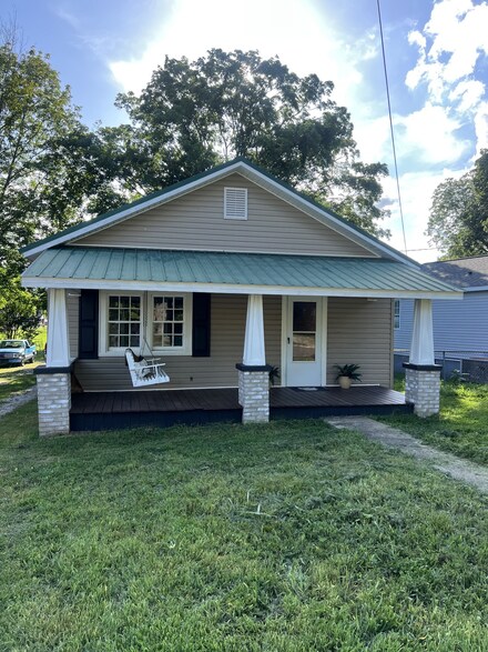 816 S High St, Winchester, TN 37398
