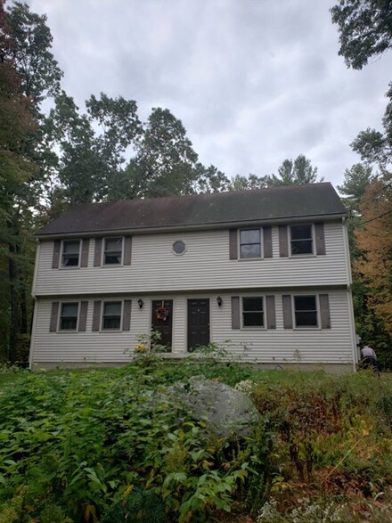 68 Lawton Rd Unit B, Shirley, MA 01464
