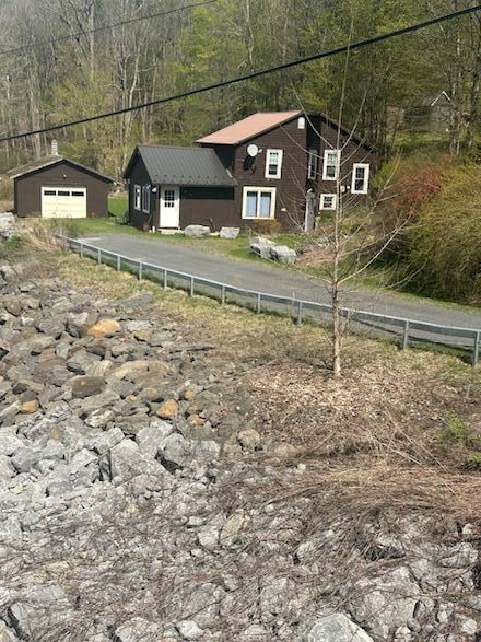 23 Harter Rd, West Kill, NY 12492