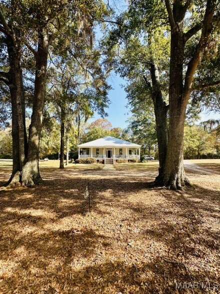 80 School Rd, Lowndesboro, AL 36752
