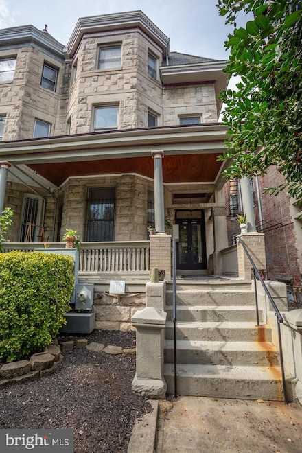 1305 Kenyon St NW, Washington, DC 20010