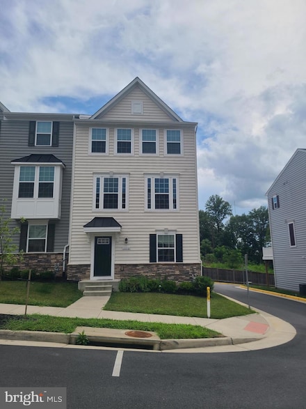 1006 Valley Run Dr, Fredericksburg, VA 22401
