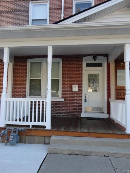 742 Seneca St, Fountain Hill, PA 18015