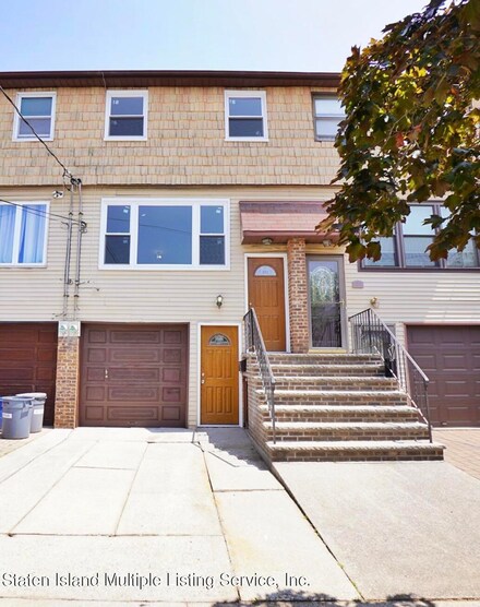 35 Adams Ave, Staten Island, NY 10306