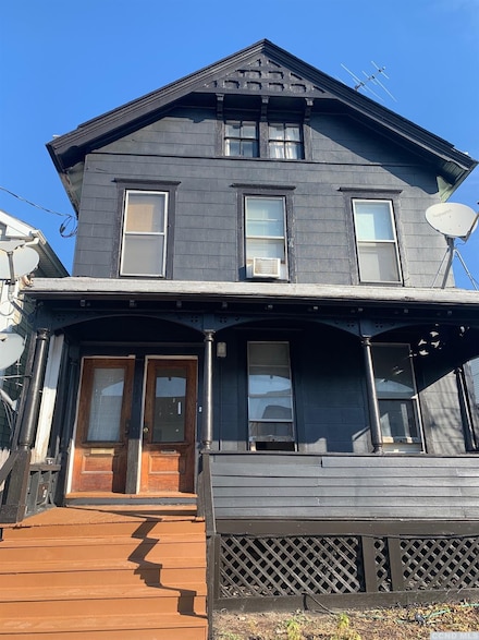 228 State St, Hudson, NY 12534