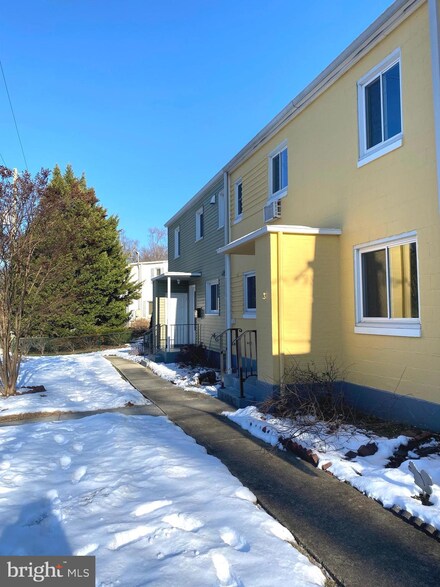 26 Ridge Rd, Greenbelt, MD 20770