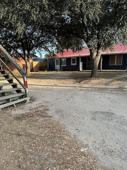 602 E 4th St, Alice, TX 78332