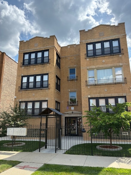 1111 N Leclaire Ave Unit B, Chicago, IL 60651