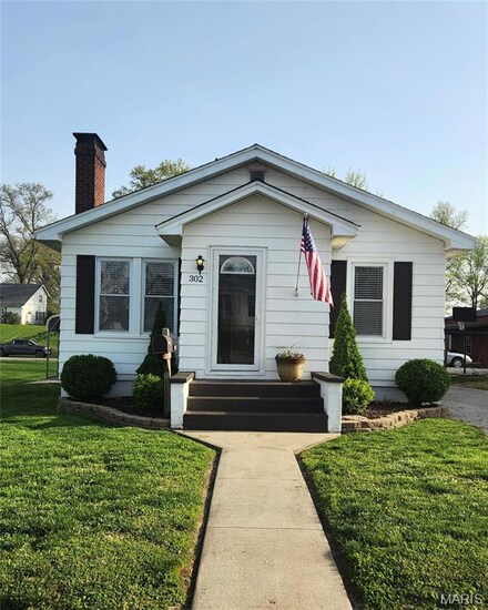 302 E Water St, Pinckneyville, IL 62274