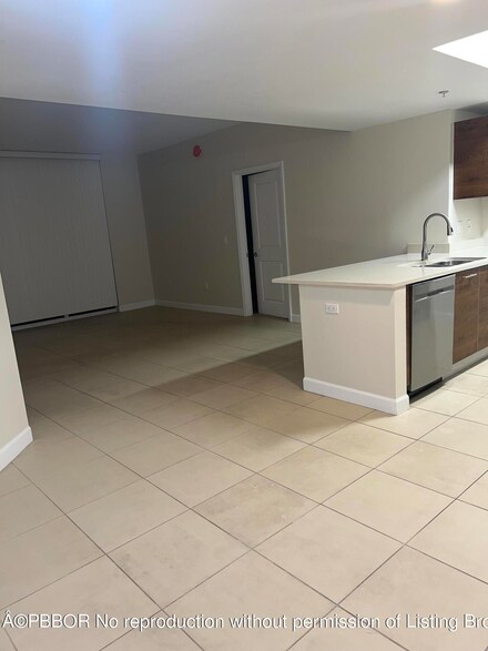 480 Hibiscus St Unit 409, West Palm Beach, FL 33401