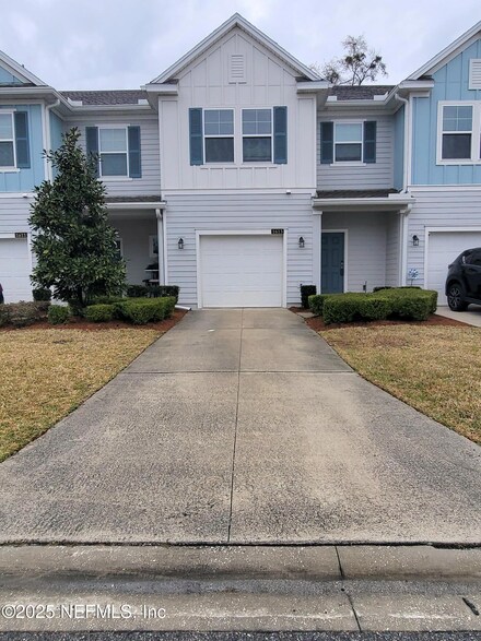 1613 Pottsburg Point Dr, Jacksonville, FL 32207