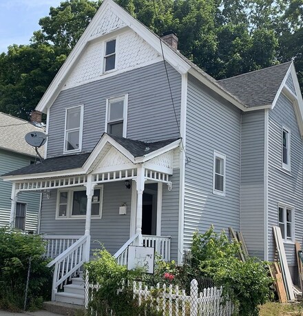 27 Chester St, Springfield, MA 01105