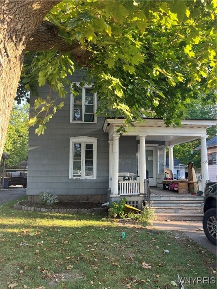 98 Elmwood Ave, Lockport, NY 14094