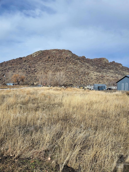 1206 Jordan St, Jordan Valley, OR 97910