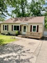 1016 65th St, Windsor Heights, IA 50324