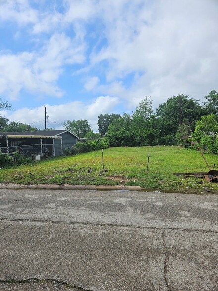 5326 Ridgeway Dr, Houston, TX 77033