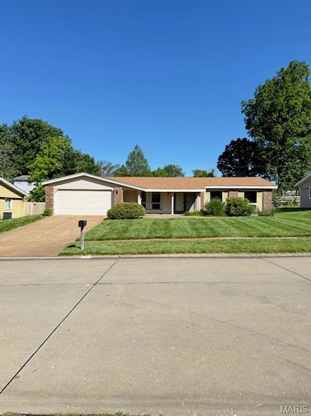 5011 Tealby Ln, Saint Louis, MO 63128