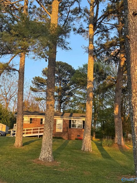 145 Harris Rd NW, Huntsville, AL 35806