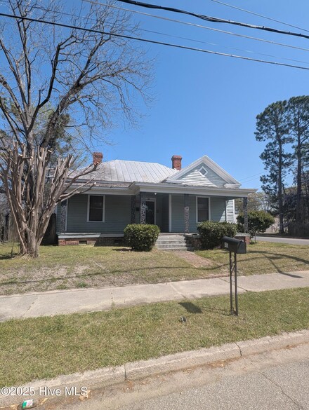 415 Gold St E, Wilson, NC 27893