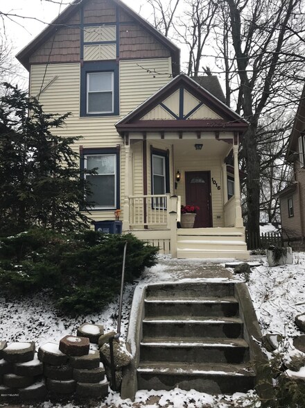 1016 Sigsbee St SE, Grand Rapids, MI 49506