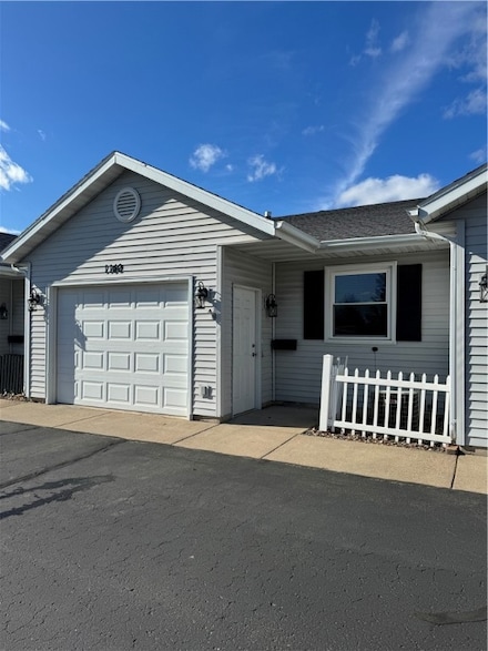 1140 W Hamilton Ave, Eau Claire, WI 54701