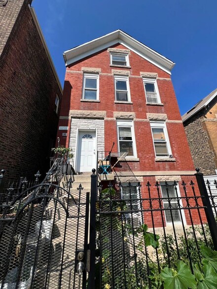 938 W 32nd Place, Chicago, IL 60608