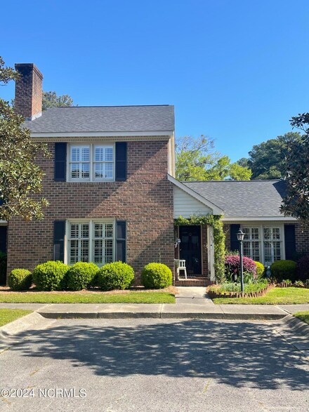 708 Westminster Ln, Kinston, NC 28501
