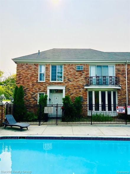 2356 W 14 Mile Rd Unit 1, Royal Oak, MI 48073