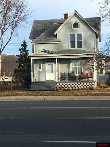 1117 N Riverfront Dr, Mankato, MN 56001