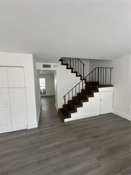 2272 NW 52nd Ave, Lauderhill, FL 33313