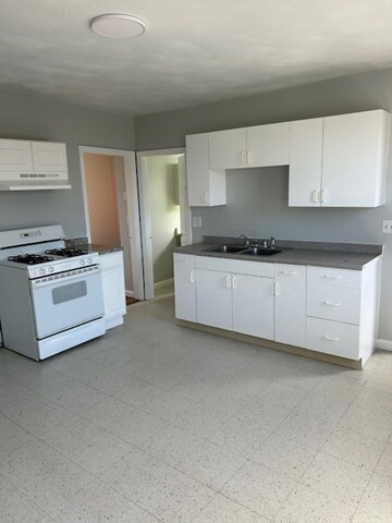 10 Baker St Unit 2, Bristol, RI 02809