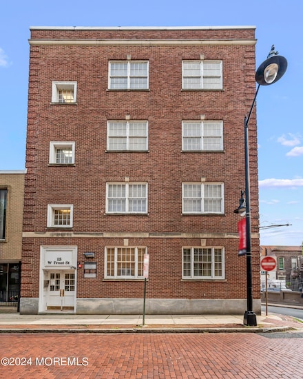 15 W Front St, Trenton, NJ 08608