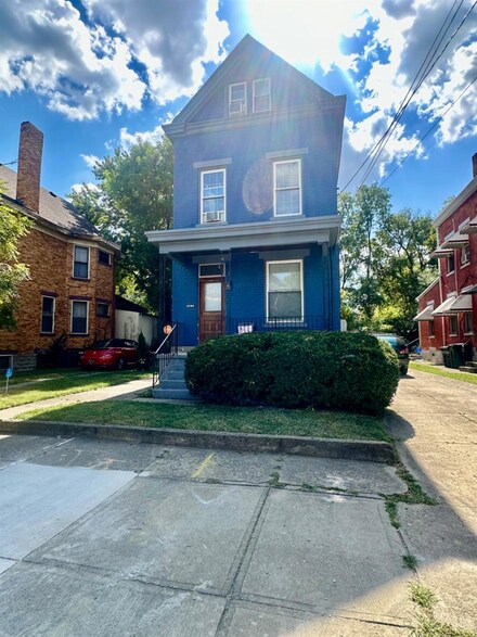 1739 Hanfield St, Cincinnati, OH 45223