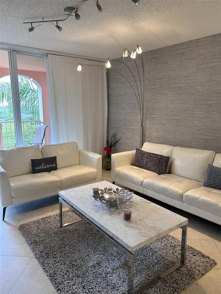 19877 E Country Club Dr Unit 3603, Miami, FL 33180