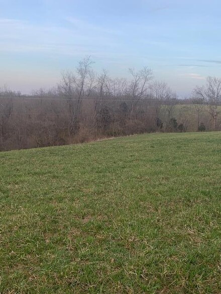 62 E 62 E, Mount Olivet, KY 41064