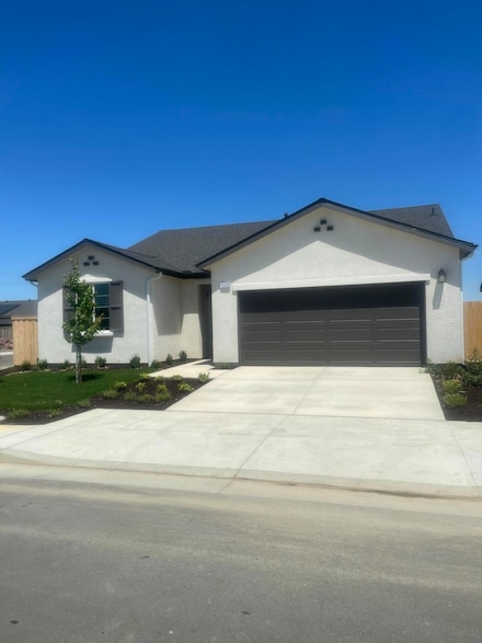 13320 4th St, Parlier, CA 93648