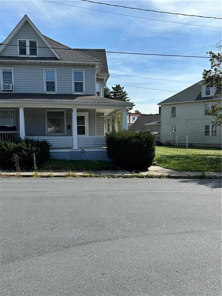 75 N Lehigh Ave, Wind Gap, PA 18091